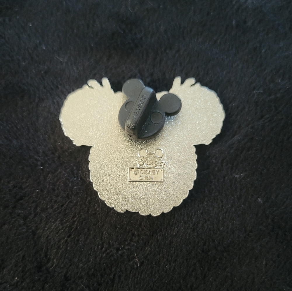 Disney Pins - Picture 8 of 16